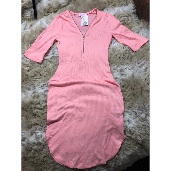 a'gaci Dresses & Skirts - Coral/pink t-shirt dress, NEW W TAGS